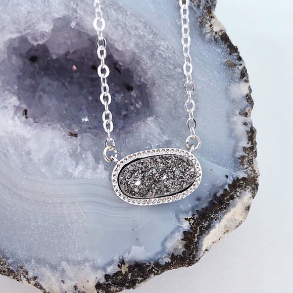 Olivia Rae Jewelry - Silver Druzy Oval Necklace